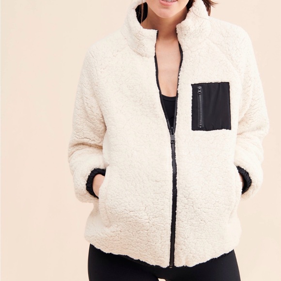 Ingrid & Isabel Jackets & Blazers - S Ingrid + Isabel Maternity Reversible Sherpa Jacket